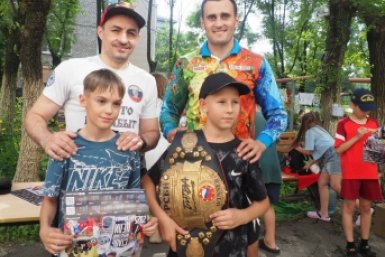 Спортивный праздник для детей прошел во дворе Уссурийска