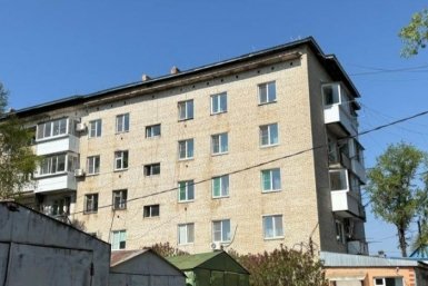 Перекрыть холодную, чтобы была горячая: на водную аномалию пожаловались жильцы дома в ЕАО