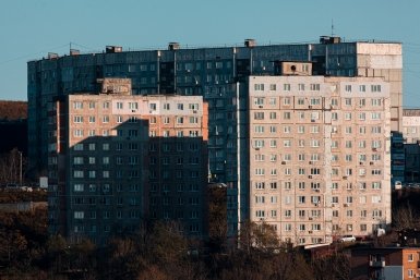 Власти Владивостока подали в суд на застройщика дома для сирот и переселенцев