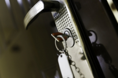 Бастрыкин поручил проверить нарушения жилищных прав сироты