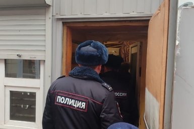 В Омске изъяли 15 кг никотиносодержащей продукции в киоске по ремонту обуви