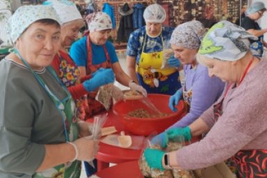 Хозяйки из Красного Чикоя приготовили ещё 6,2 тысяч порций супов и каш для отправки на СВО