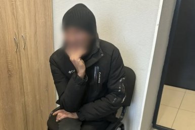 Забайкалец, помогавший пенсионеру по хозяйству, ограбил его, угрожая ножом