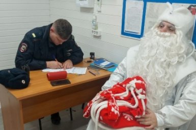 В Анапе Дед Мороз пытался заработать на бесплатных новогодних инсталляциях