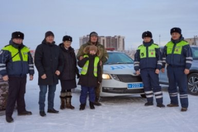 Семья полицейских из Якутии исполнила мечту 9-летнего Саяна МВД России по РС (Я)