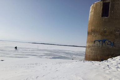 И снова отставной полицейский в Хабаровске спас провалившегося под лёд человека