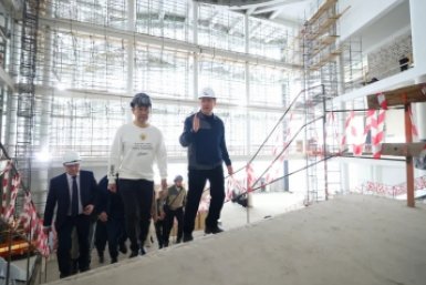 Глава Якутии оценил ход строительства Арктического центра эпоса и искусств  Андрей Сорокин, ЯСИА