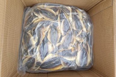 Сушеную рыбу с возбудителем ботулизма привезли в Приморье из Вьетнама