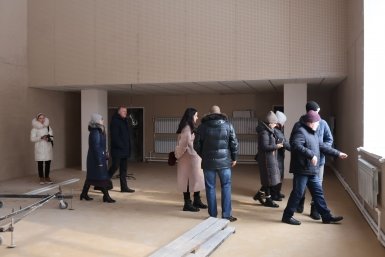 Рабочие молодцы, но есть вопрос: ремонт ДК "Нива" оценили народные наблюдатели Уссурийска