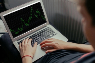 Магаданцам напомнили о брокерах-мошенниках и сохранности денег Источник