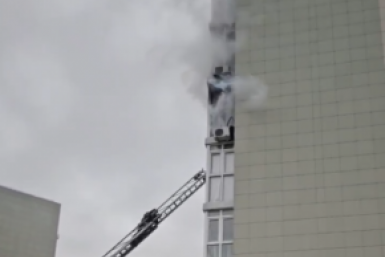 Пожарные эвакуировали 30 человек из горящей высотки в Анапе