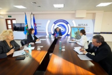 Глава Якутии рассмотрел обращения в приемной Председателя Партии &quotЕдиная Россия&quot Андрей Сорокин, ЯСИА