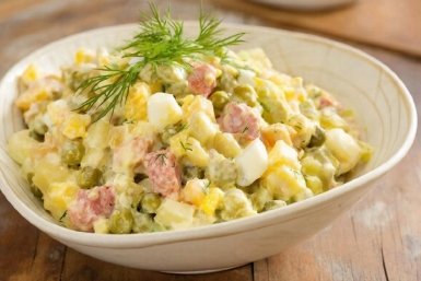 Кишечную палочку нашли в салате "Столичный" приморской столовой