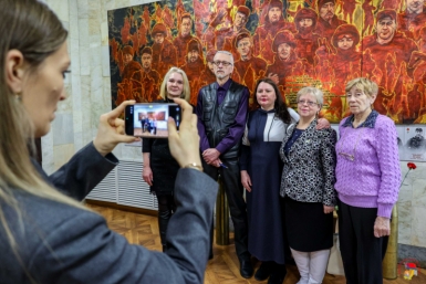 В Магадане презентовали монументальный полиптих &quotНаши павшие - как часовые&quot Источник