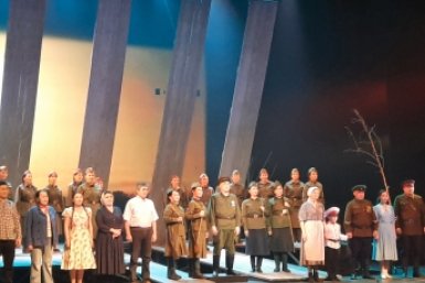 &quotЗори здесь тихие&quot: Война, женский подвиг и цена Победы в якутской опере ИА YakutiaMedia