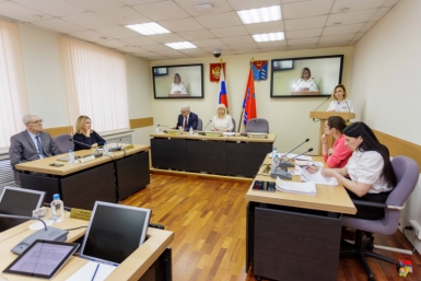 Комитет по госстроительству и местному самоуправлению рассмотрел 9 вопросов Источник