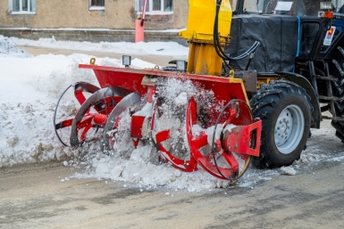 В Магадане продолжается расчистка участков улично-дорожной сети Источник