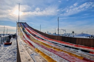 Тюбинговая горка на площади Ленина - одна из крупнейших на Дальнем Востоке Юлия Ожегова, ИА PriamurMedia