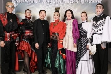 &quotТворение Айыы&quot: модный благотворительный показ прошел в Якутске Андрей Яковлев Аина Данилова