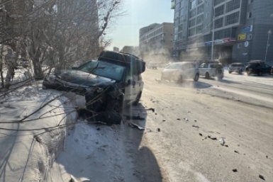 В ДТП в Якутске пострадал водитель ГАИ Якутска