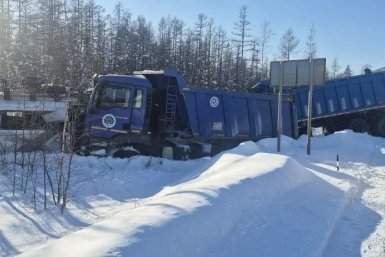 Спасатели деблокировали тела пассажиров после ДТП на трассе в Якутии Служба спасения Якутии