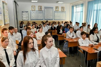 Тимур Магинский обсудил со школьниками будущее Находки пресс-служба администрации НГО