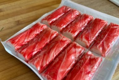 Заливаем крабовые палочки кипятком - на выходе деликатес за копейки