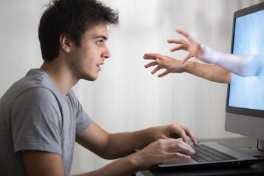 Историю суицида американца из-за нейросети разобрал психолог из Крыма