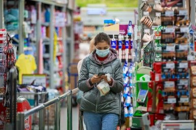 Обязательная "российская полка" появится в супермаркетах через год