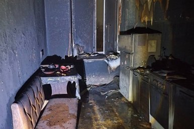 13 человек ночью спаслись из горящего дома в Бурятии