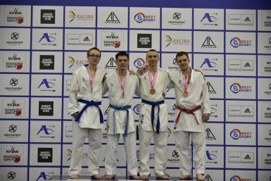 Сахалинские каратисты завоевали 9 медалей на международных соревнованиях в Петербурге пресс-служба министерства спорта Сахалинской области