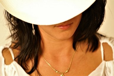 Эти 3 цвета в одежде омолаживают и освежают: превращают бабушку в девчонку — хитрости стилиста