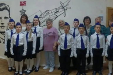 Мурал в честь Героя Советского Союза создали в школе Пятигорска