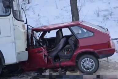 Водитель ВАЗа погиб в жестком лобовом ДТП с ПАЗом в Тулуне