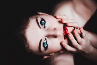 Эти оттенки помады — писк моды-2026: яркие и более сдержанные тренды — подходят каждой