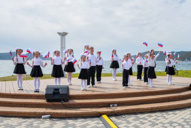 В столице Колымы пройдет фестиваль творчества &quotЕдинство Магадана&quot Источник