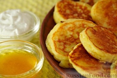 Солнечные оладьи с кукурузной мукой: мягкость и нежность в каждом укусе. Идеальны с мёдом