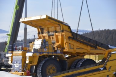 Новые самосвалы отправляют на месторождение Сухой Лог &quotПолюс Сухой Лог&quot