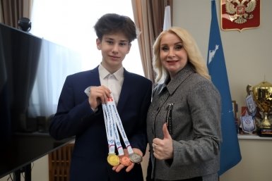 Никита Беленок и Светлана Ходюш пресс-служба министерства спорта Сахалинской области