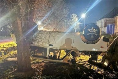 Пьяный бесправник перевернулся на авто на трассе в Арзгире