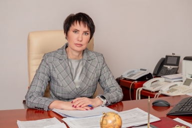 Лариса Поликанова: Вы неустанно трудитесь на благо города, чтобы обеспечить повседневный комфорт магаданцев Источник