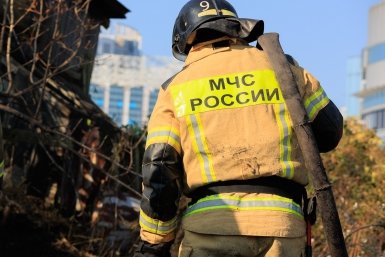 Нефтебаза в пригороде Тихорецка загорелась после падения обломков БПЛА