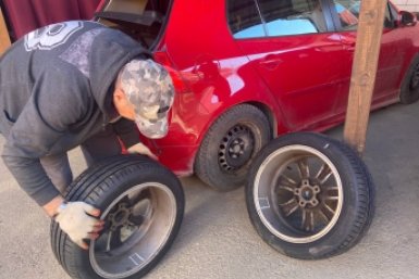 Когда менять резину весной в 2026 году: что говорит закон и есть ли штрафы