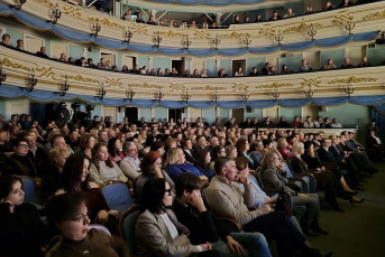 Спектаклем "Последний срок" открылся театральный фестивали им. В. Г. Распутина в Иркутске