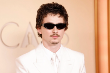 Нелепые усики Шаламе, помолодевшая Мур: кто взял главную награду Оскара 2026