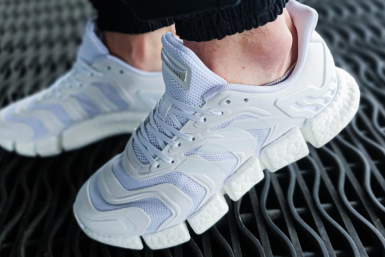 Белые кроссовки снова как новые — 3 капли аптечного средства убирают даже въевшуюся грязь