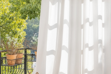 Насыпаю в ванну полпачка этого продукта и кладу серую тюль: отмокает до сияющего белого за 1 час