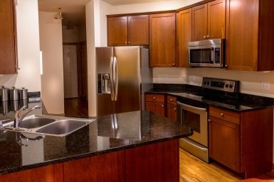 Ставлю миску в микроволновку — и даже старый жир исчезает без следа: работает эффективнее спреев