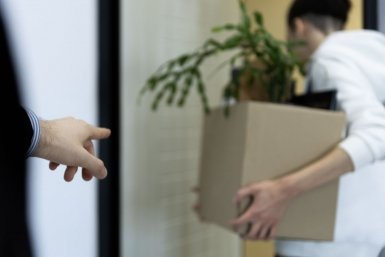 В середине рейтинга регионов России по уровню безработицы оказался Севастополь