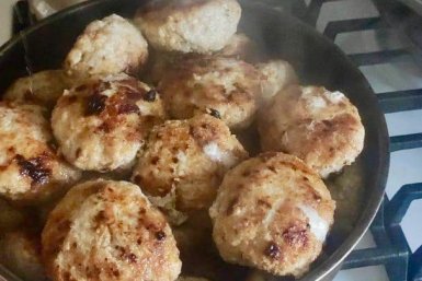 Один стакан кефира — и котлеты станут сочными, как в детстве: никакого масла, яиц и батона